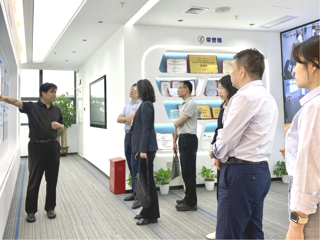 全球醫(yī)藥50強企業(yè)優(yōu)時比（UCB）中國總部領(lǐng)導(dǎo)一行蒞臨深圳細(xì)胞谷參觀調(diào)研